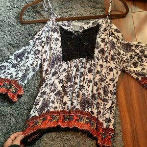 Multicolored cold shoulder shirt